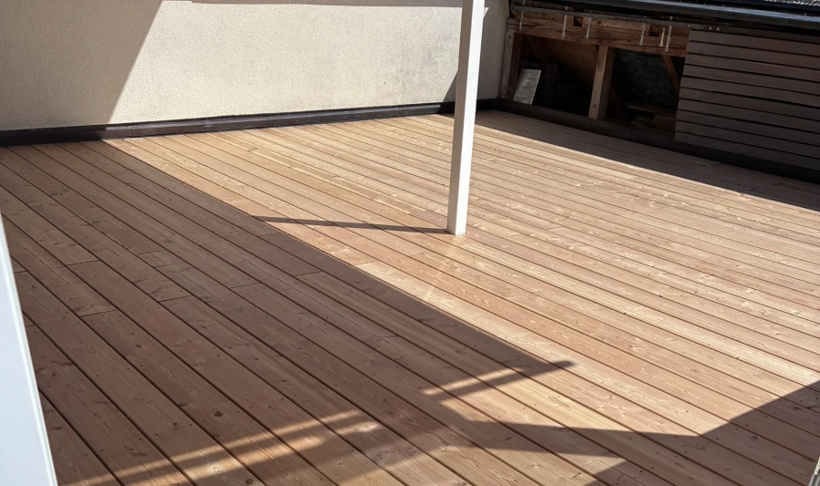 Projekt: Terrassendielen aus Kan. Lärche bei Holz-Wiegand in Würzburg Terrassendielen aus Kan Lärche bei Holz Wiegand in Würzburg
